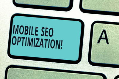 概念手工寫作, 顯示 seo 營(yíng)銷分析。商務(wù)照片文本改善給定的網(wǎng)站排名在搜索引擎鍵盤鍵意圖創(chuàng)造計(jì)算機(jī)消息的想法